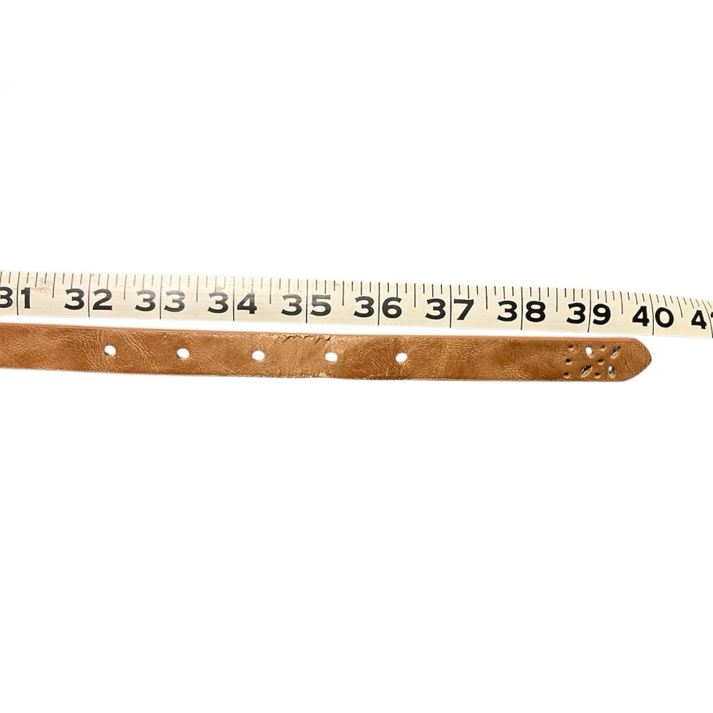 Tan belt with decorative cut outs - Picture 3 of 3